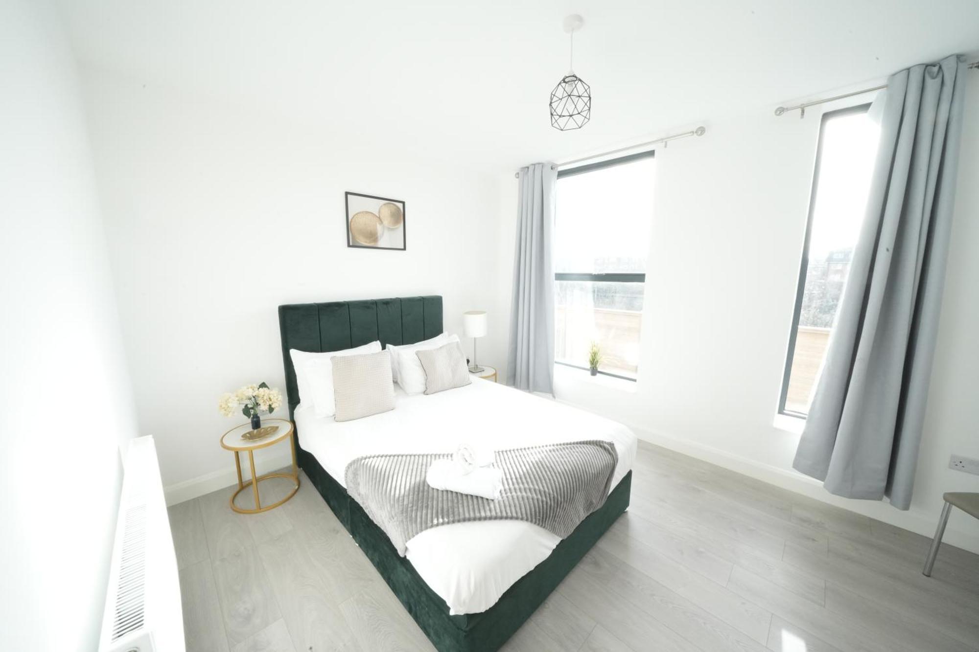 Ealing Broadway Great Stay 7-Minute Walk From The Underground מראה חיצוני תמונה