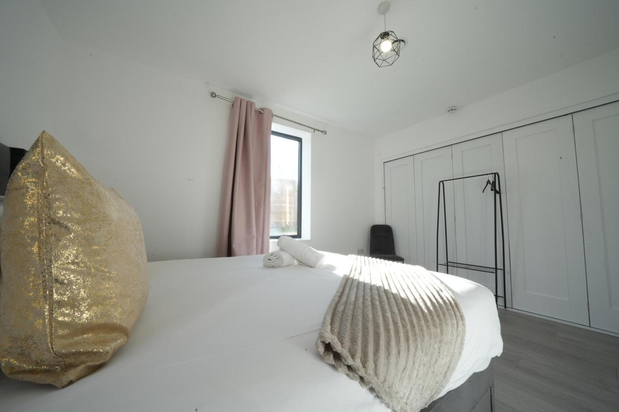 Ealing Broadway Great Stay 7-Minute Walk From The Underground מראה חיצוני תמונה