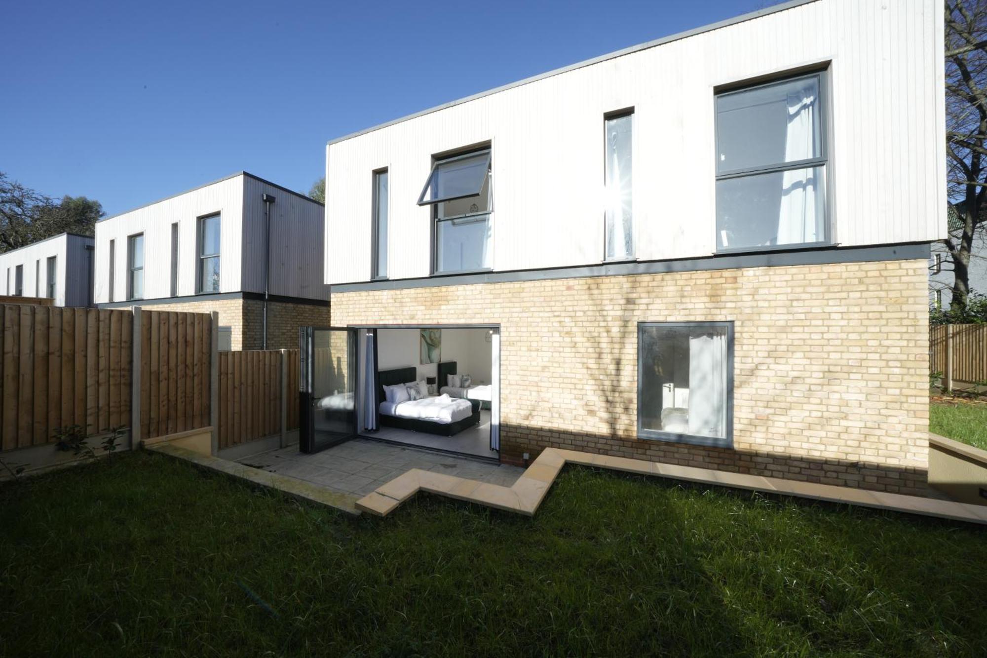 Ealing Broadway Great Stay 7-Minute Walk From The Underground מראה חיצוני תמונה