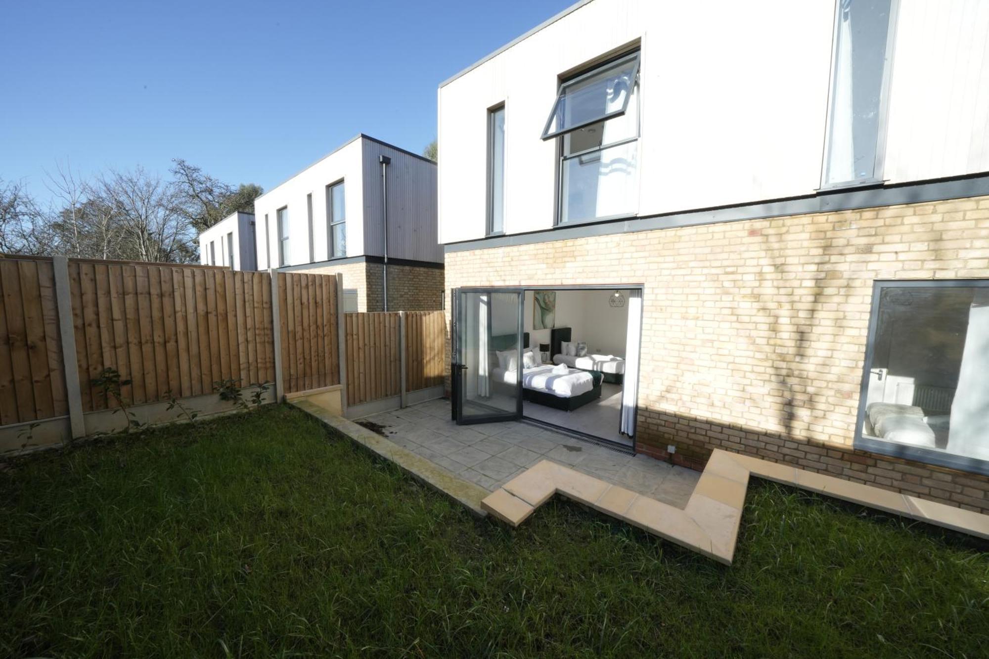 Ealing Broadway Great Stay 7-Minute Walk From The Underground מראה חיצוני תמונה