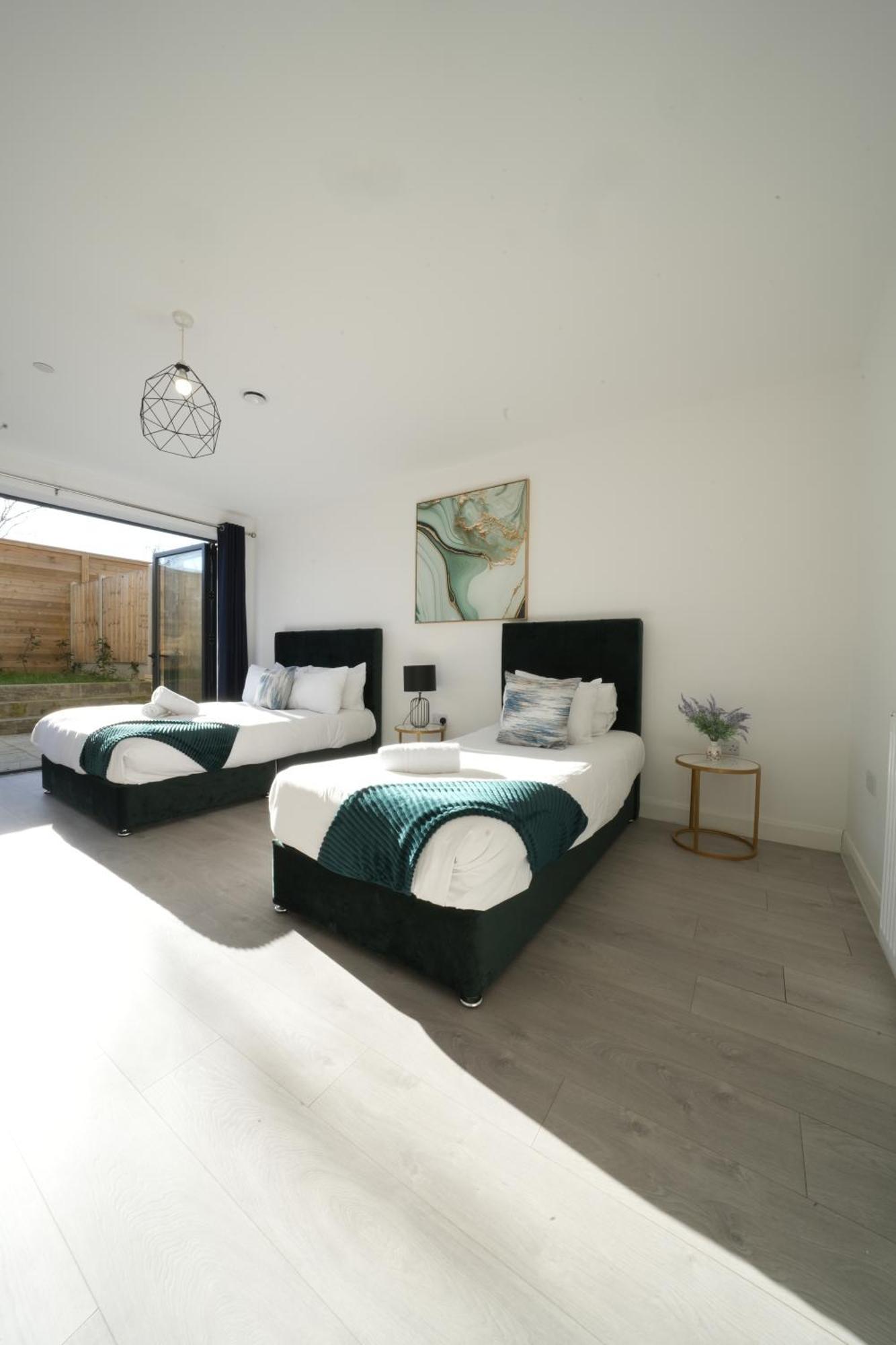 Ealing Broadway Great Stay 7-Minute Walk From The Underground מראה חיצוני תמונה