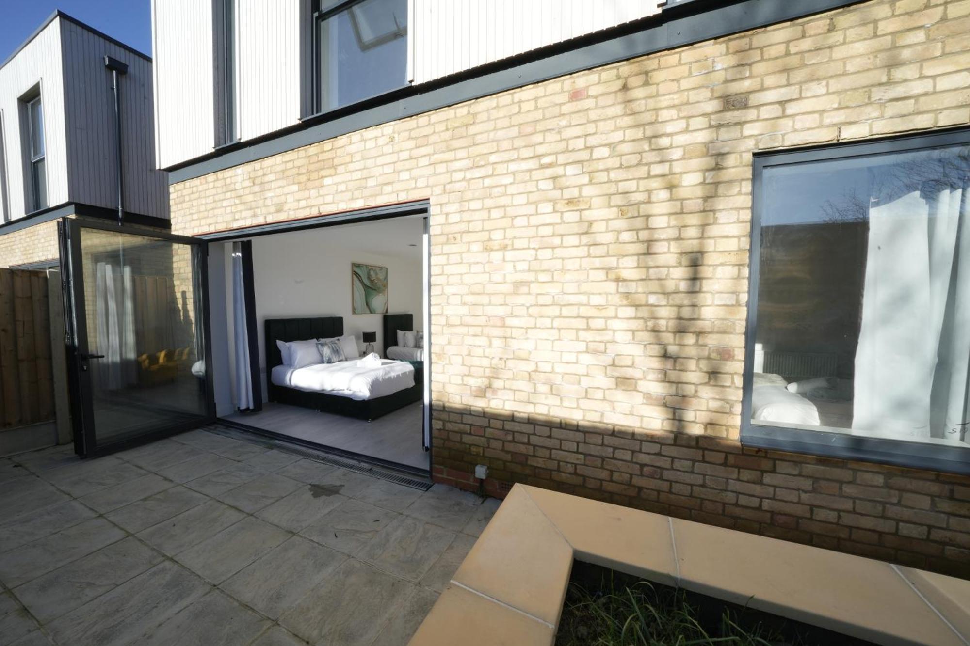 Ealing Broadway Great Stay 7-Minute Walk From The Underground מראה חיצוני תמונה