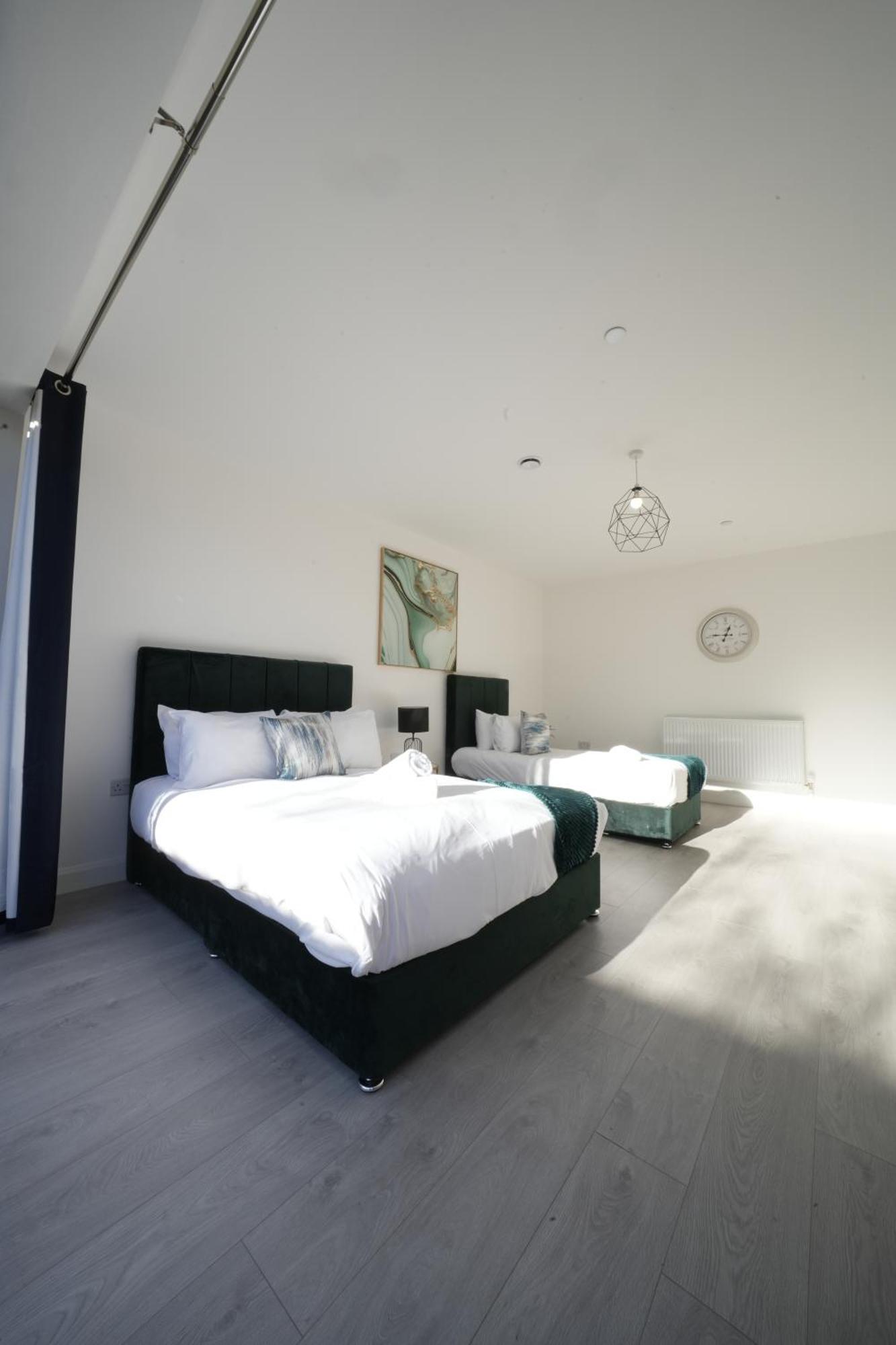 Ealing Broadway Great Stay 7-Minute Walk From The Underground מראה חיצוני תמונה
