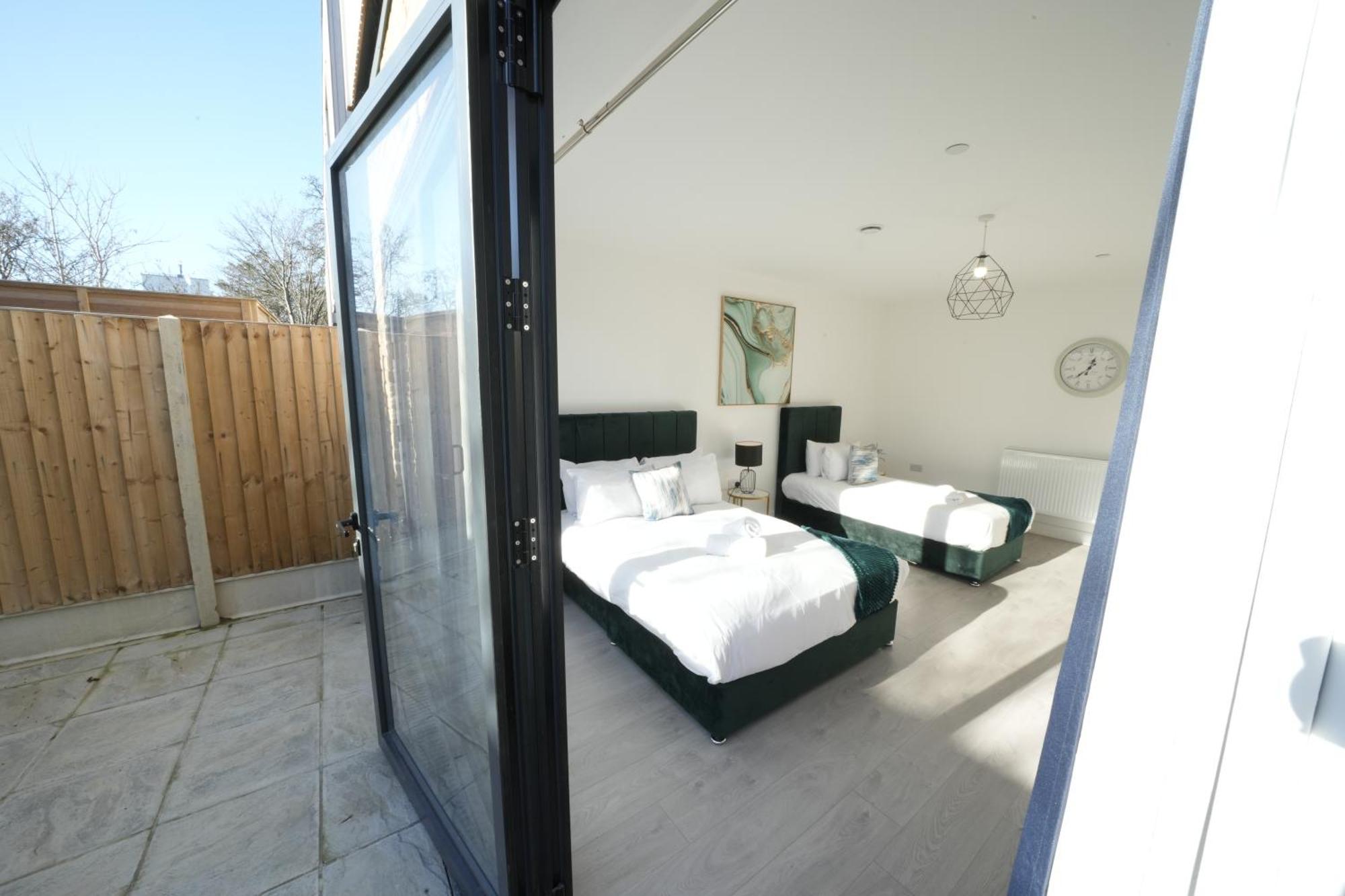 Ealing Broadway Great Stay 7-Minute Walk From The Underground מראה חיצוני תמונה