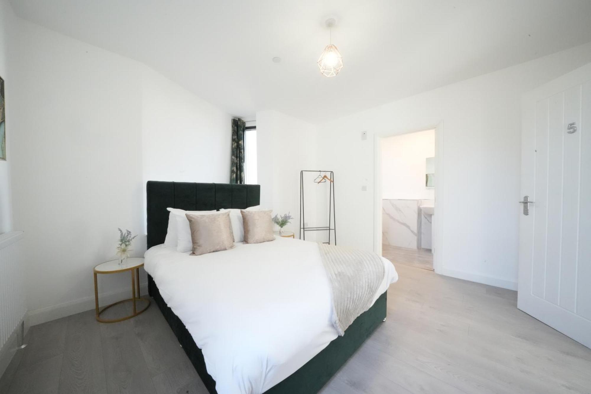Ealing Broadway Great Stay 7-Minute Walk From The Underground מראה חיצוני תמונה