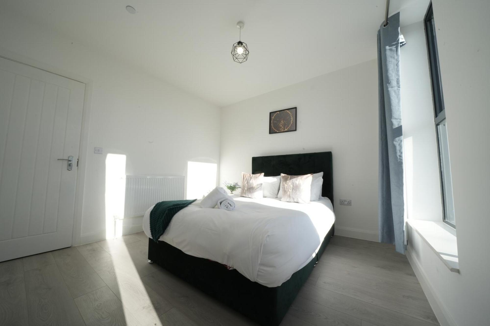 Ealing Broadway Great Stay 7-Minute Walk From The Underground מראה חיצוני תמונה